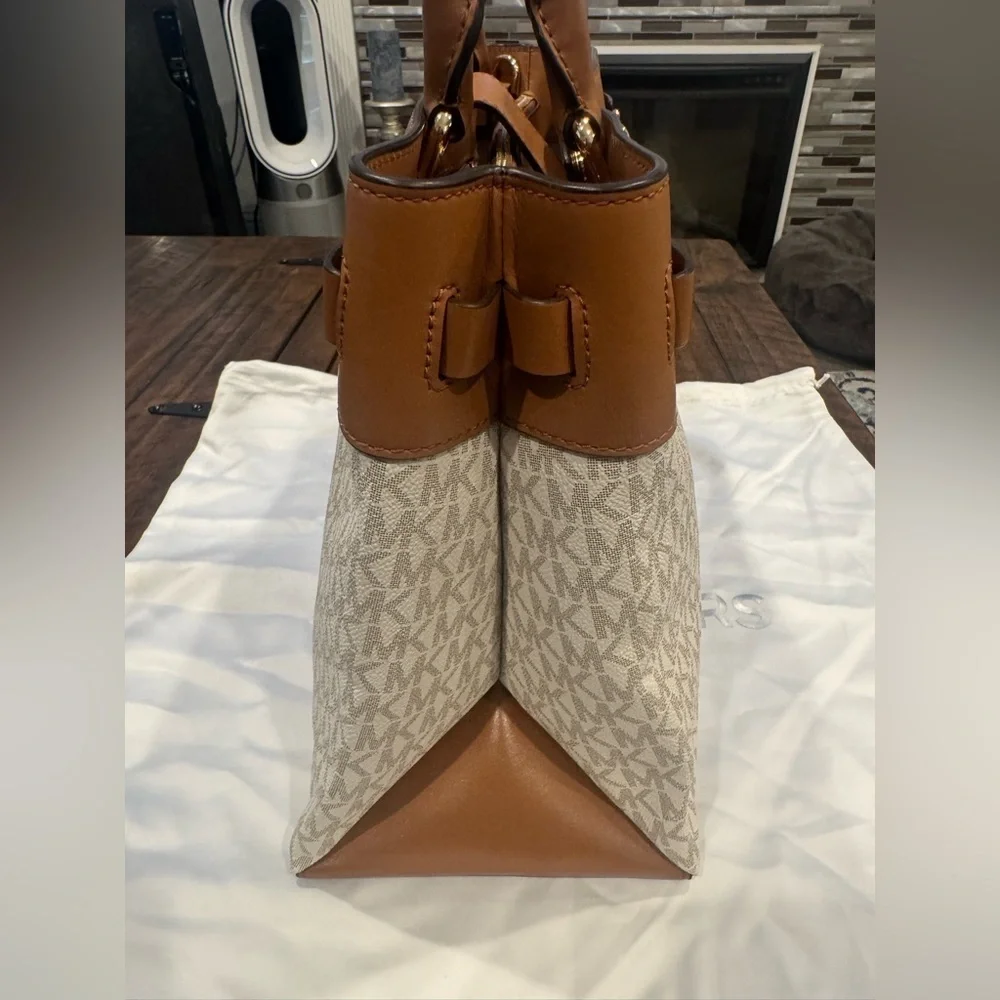 Michael Kors Large Gramercy Satchel (EUC)